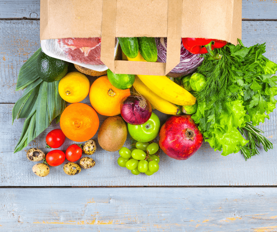 frutta e verdura nel sacchetto della spesa